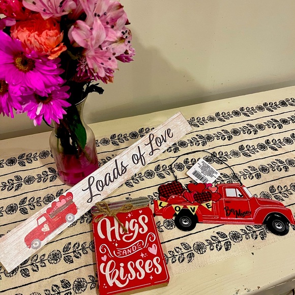 Valentine’s day decorations - Picture 1 of 6